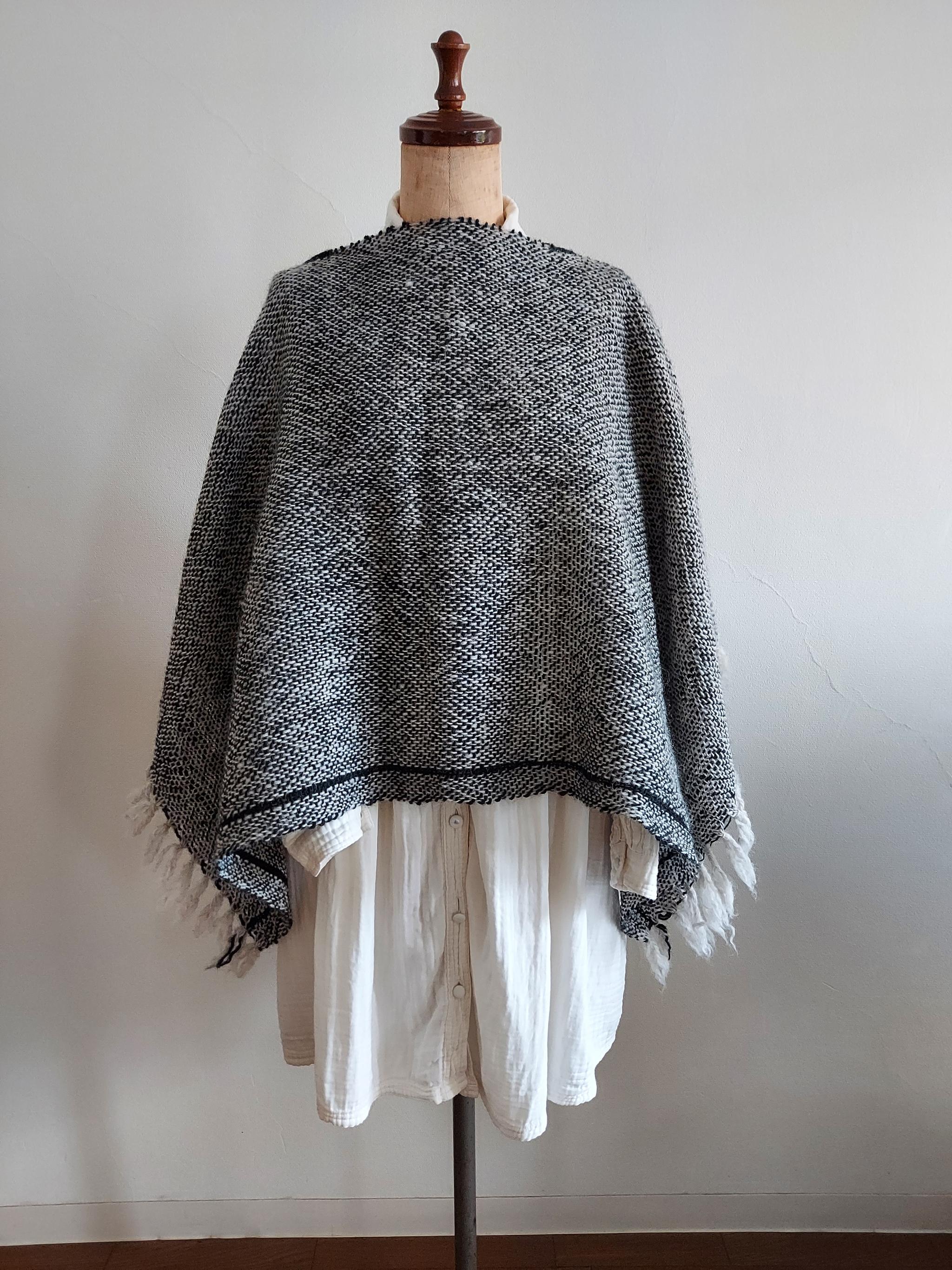 ホームスパン ポンチョ　黒