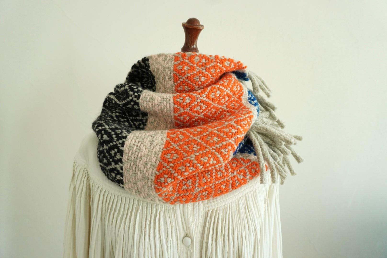 ホームスパンスヌード　オレンジ×黒×ピンク×青