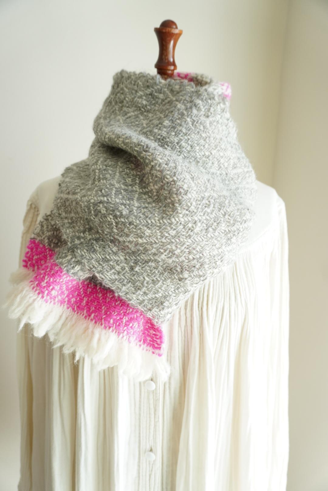 雪の結晶柄マフラー　ボーダーピンク