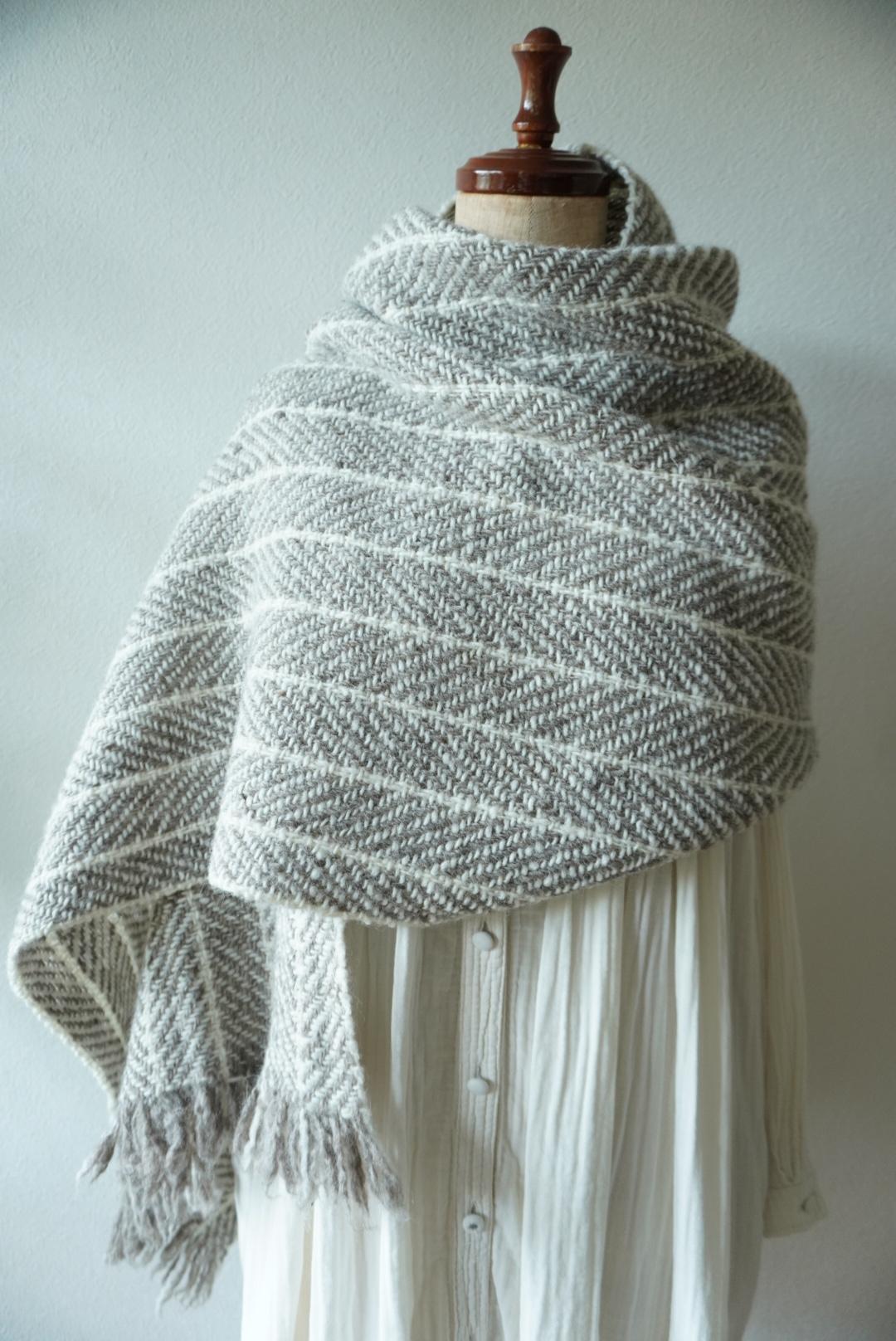 Herring bone ショール　ナチュラルライトグレー×白