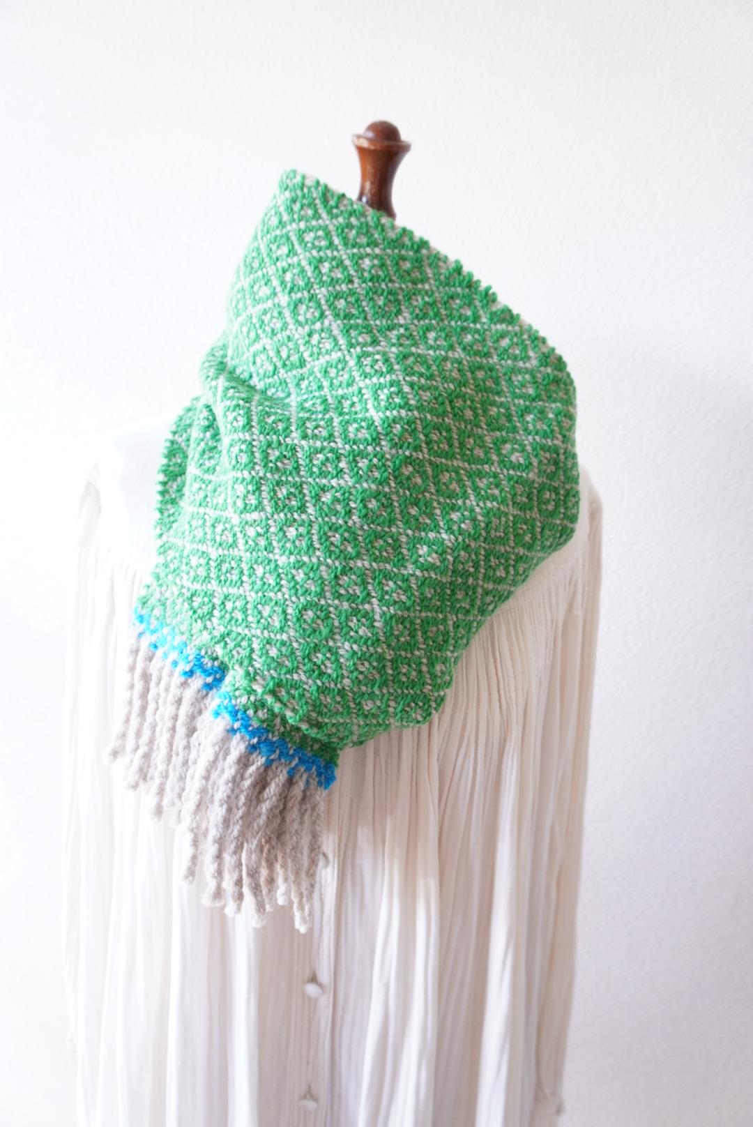 ホームスパン 雪の結晶柄マフラー　ライムグリーン×スカイブルー×ベージュ